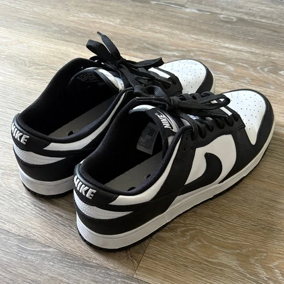 Nike Men's Panda Dunks Black and White Sneakers - Picture 11 of 11